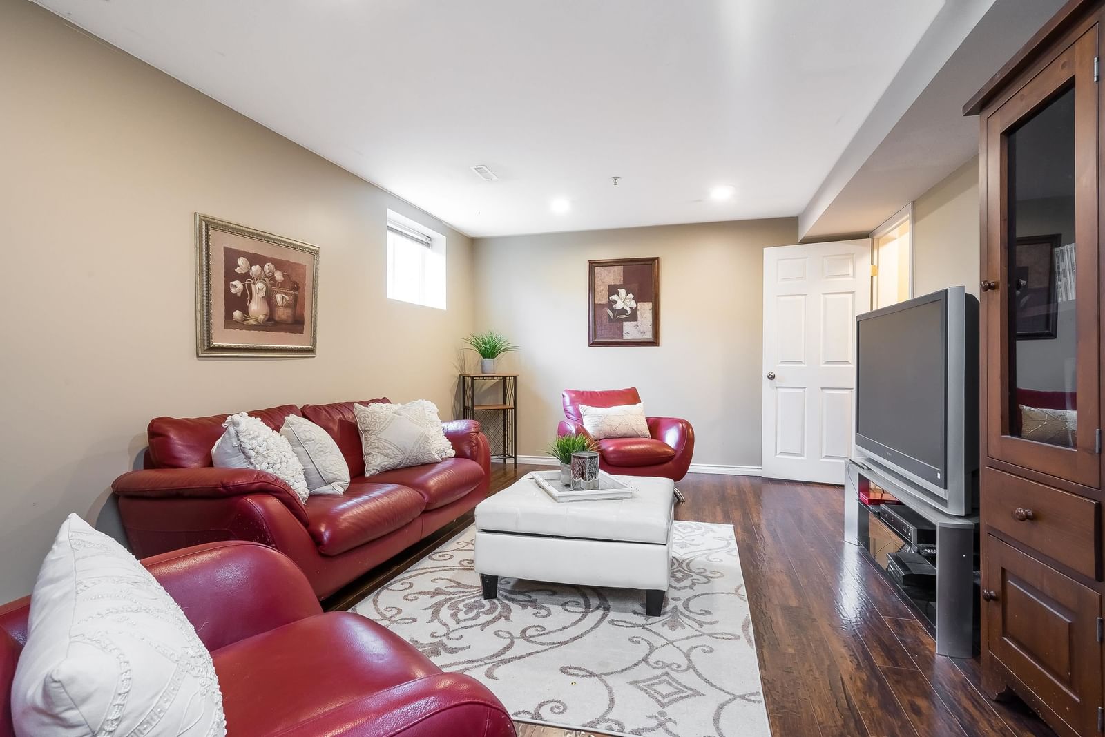 Listing Image 19