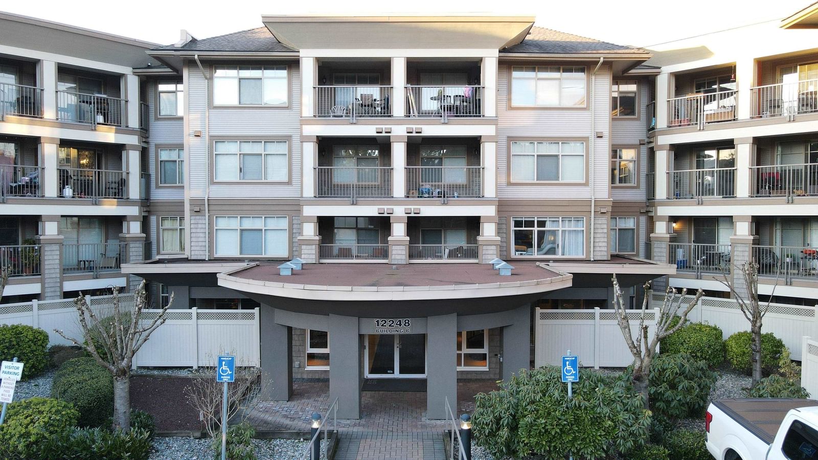 Listing Image 19