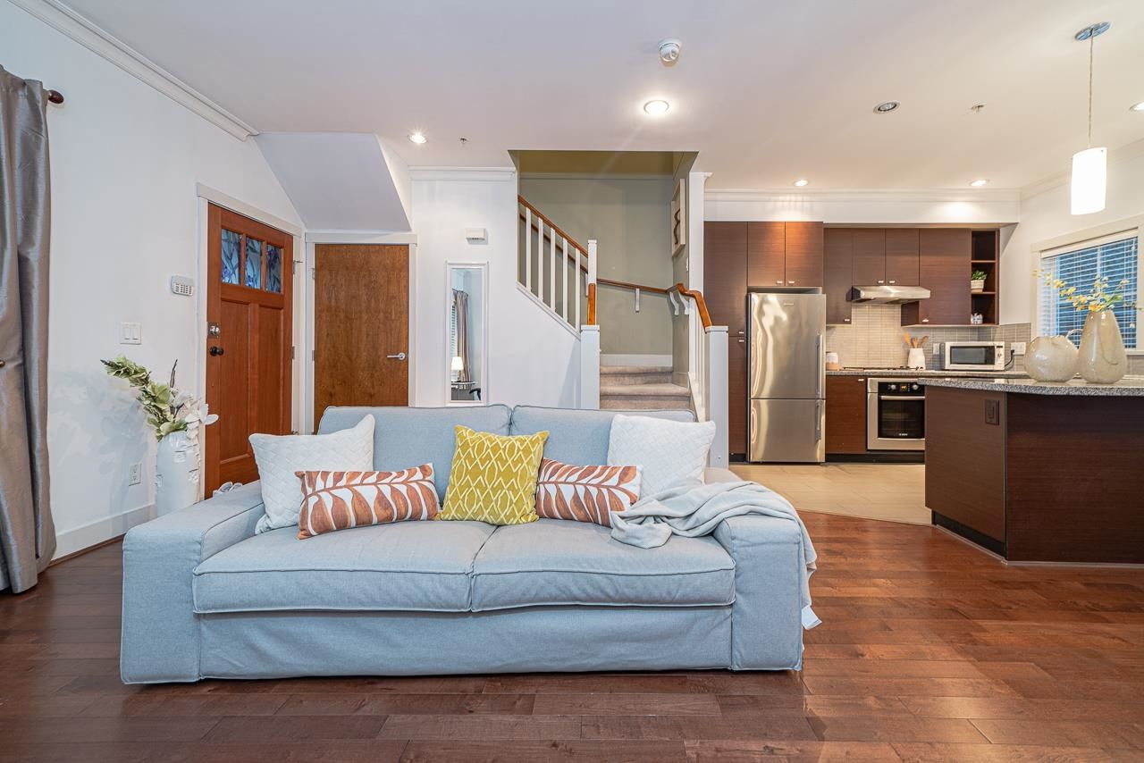 Listing Image 10