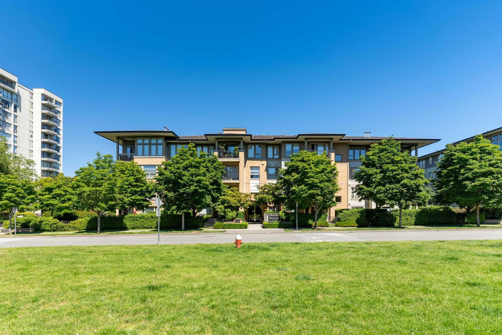 Listing Image 3