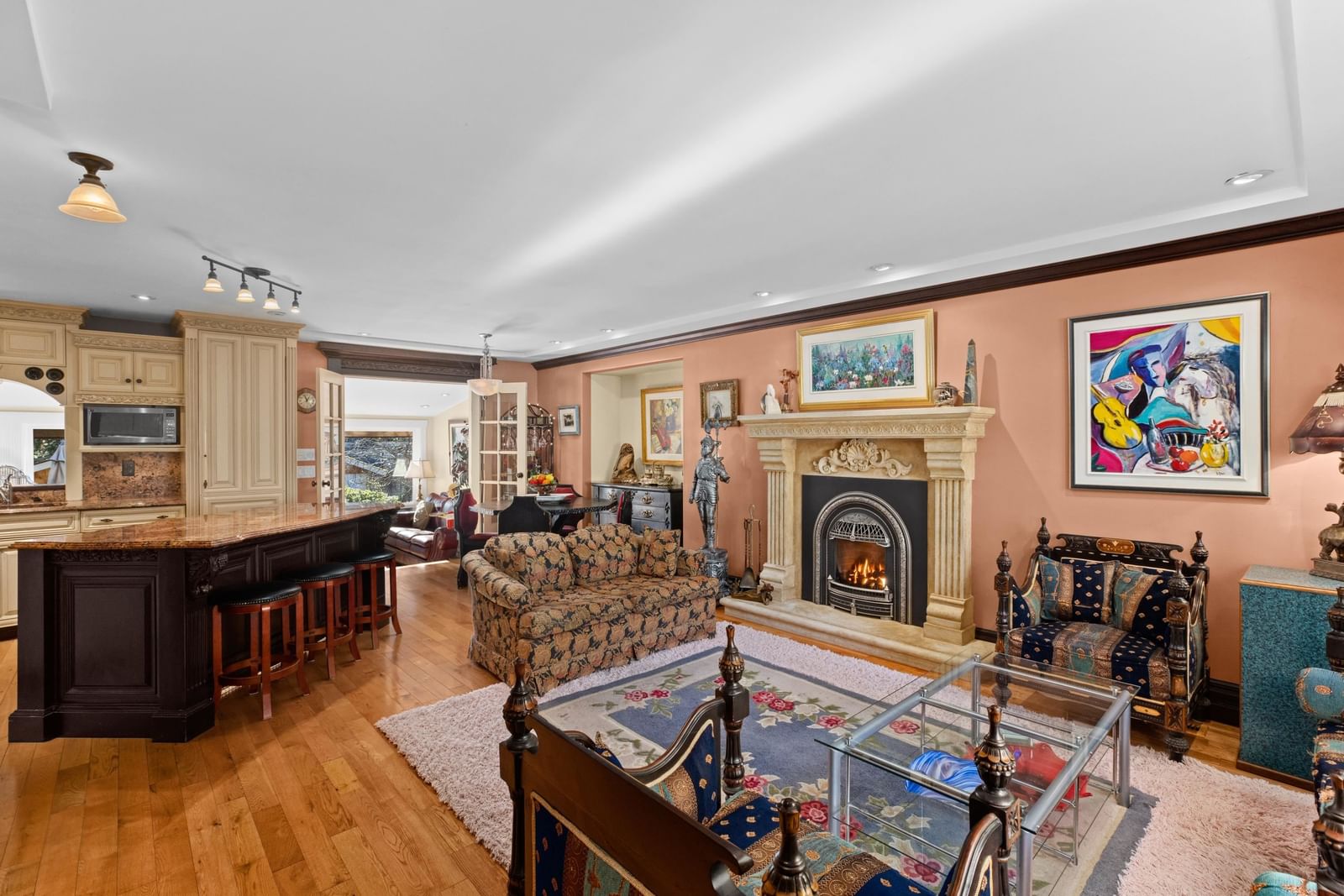 Listing Image 4