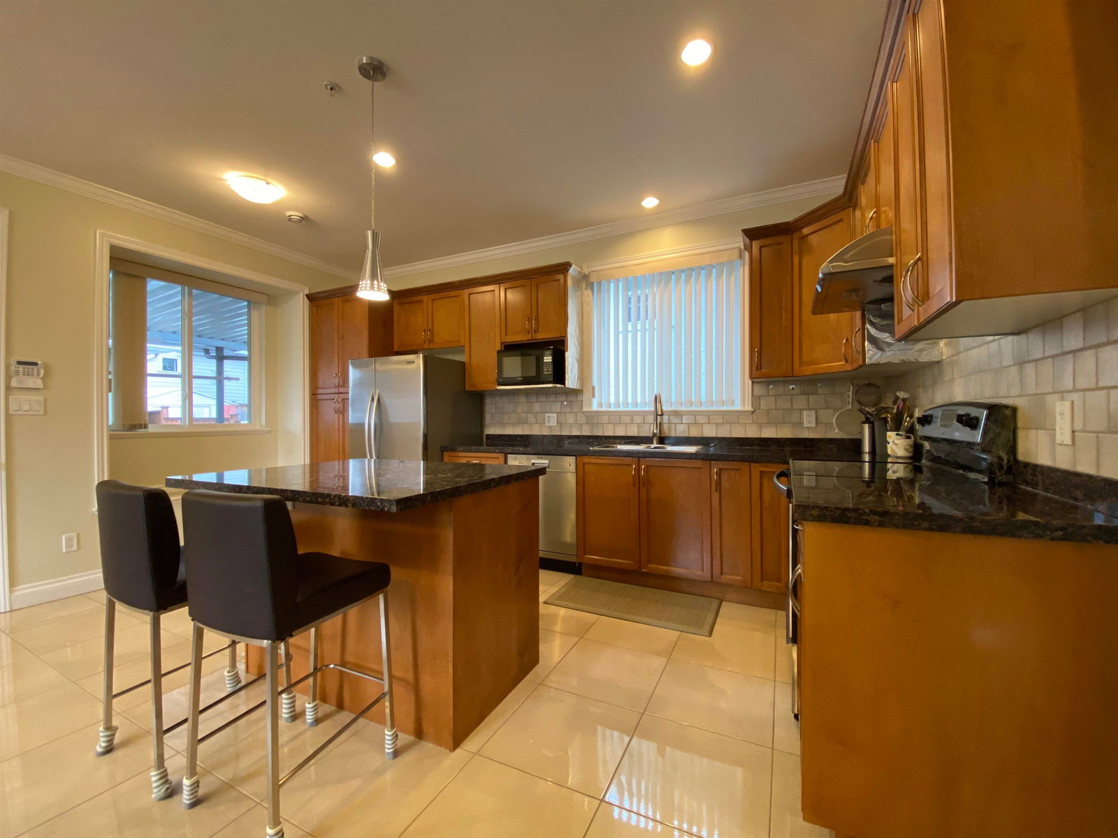 Listing Image 11