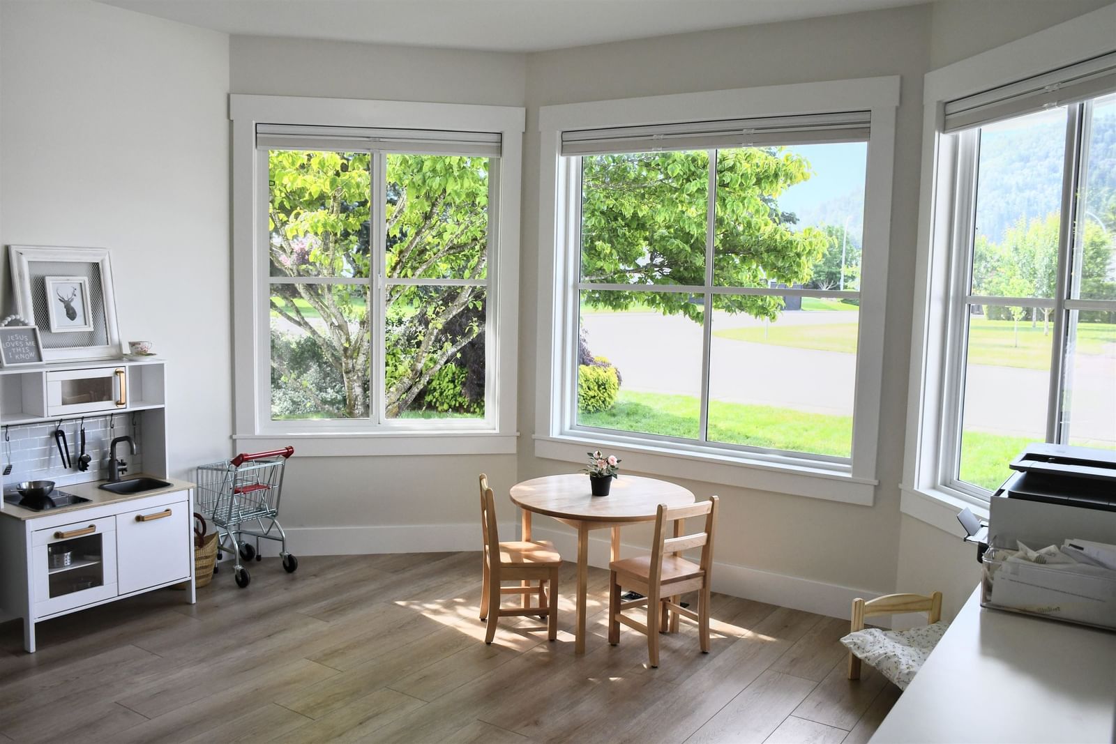 Listing Image 8