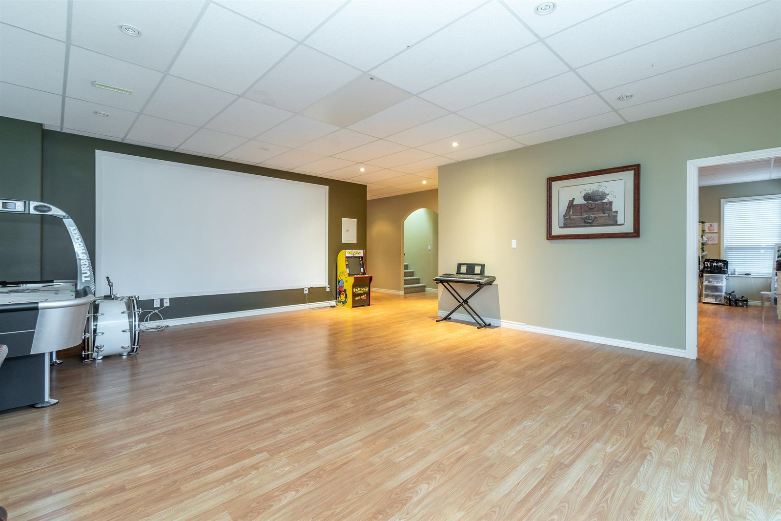 Listing Image 15