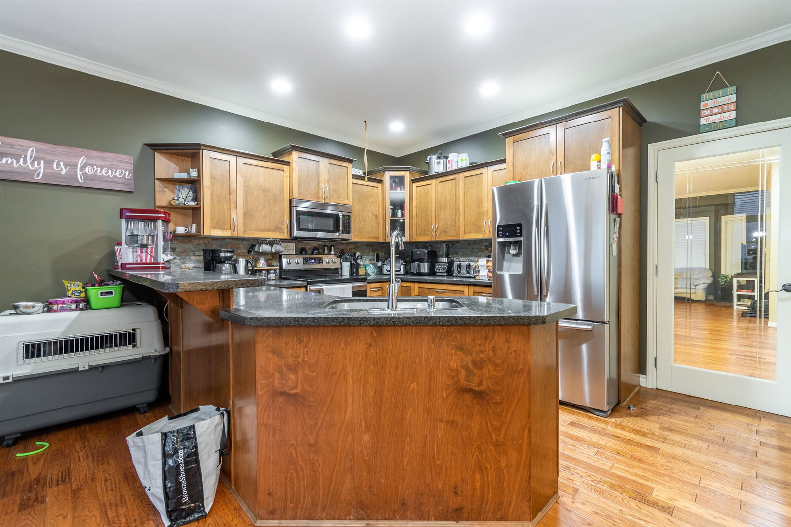 Listing Image 8
