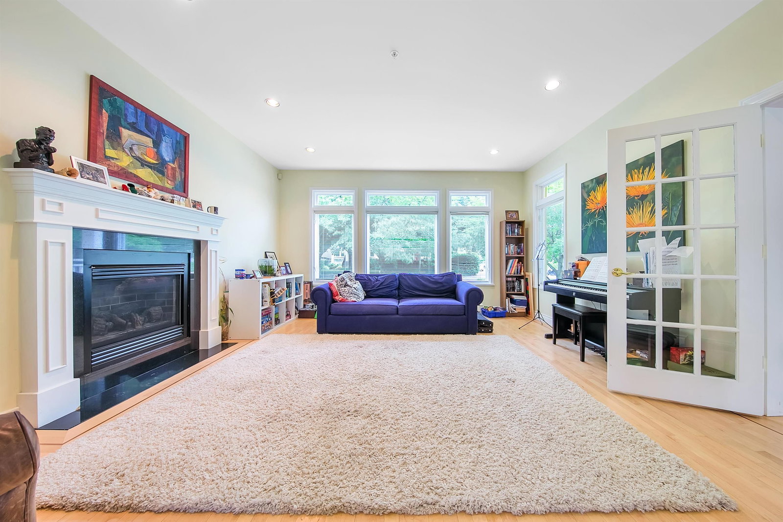 Listing Image 4