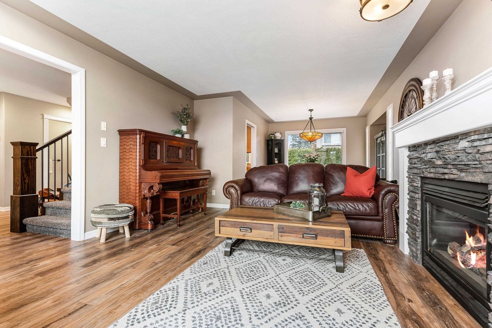 Listing Image 5