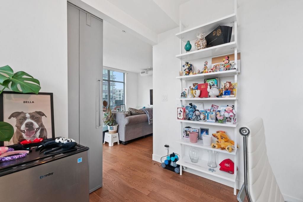 Listing Image 10