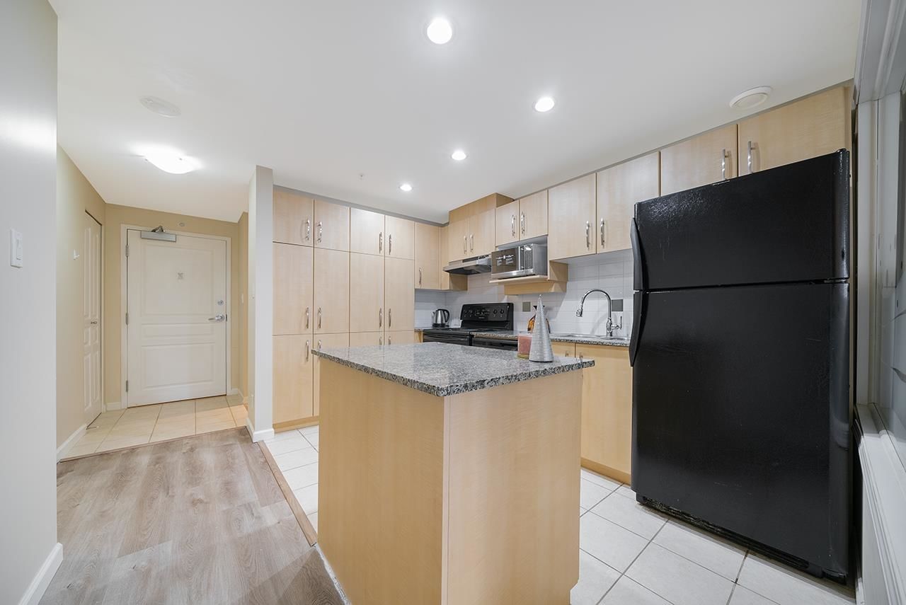 Listing Image 9