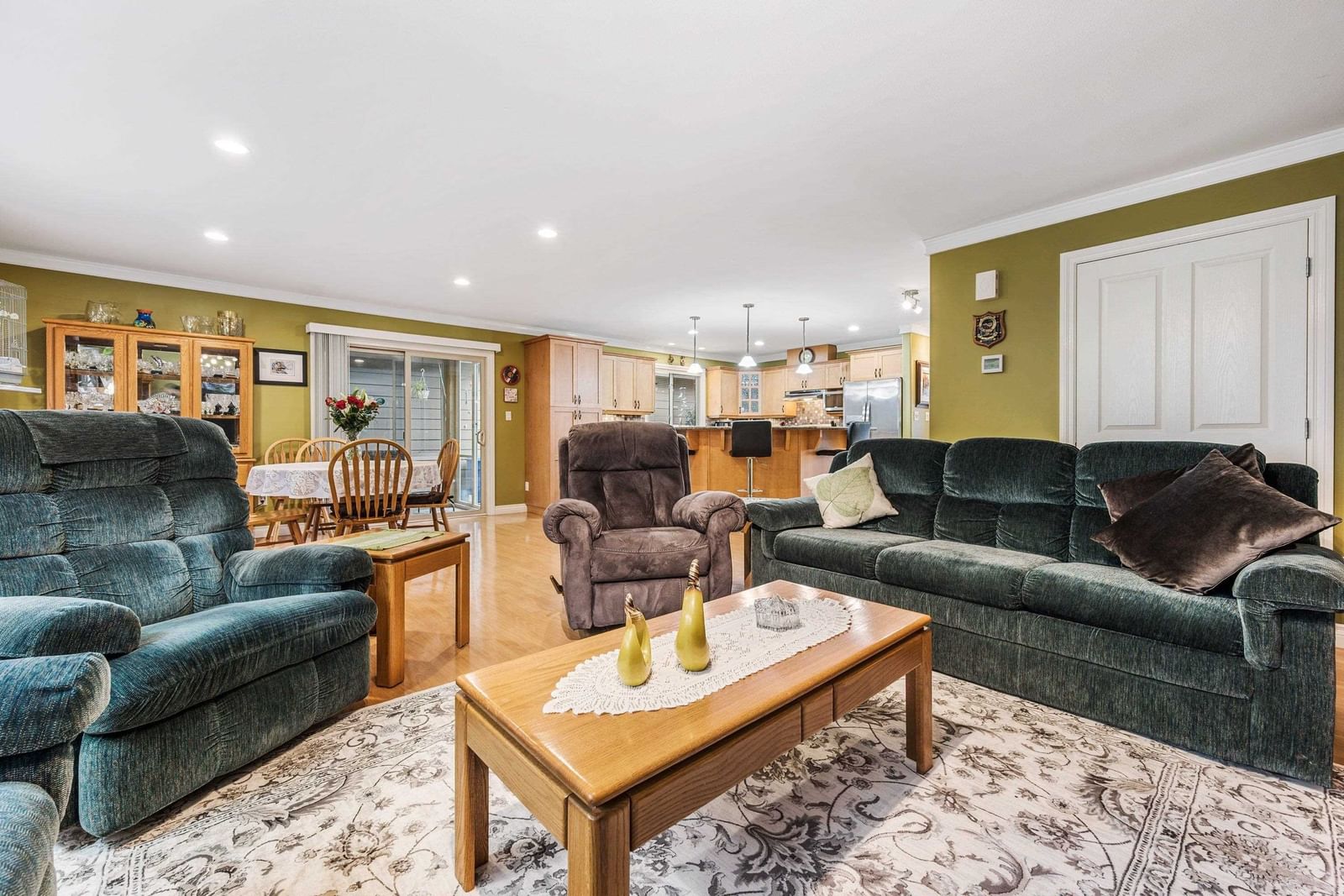 Listing Image 16