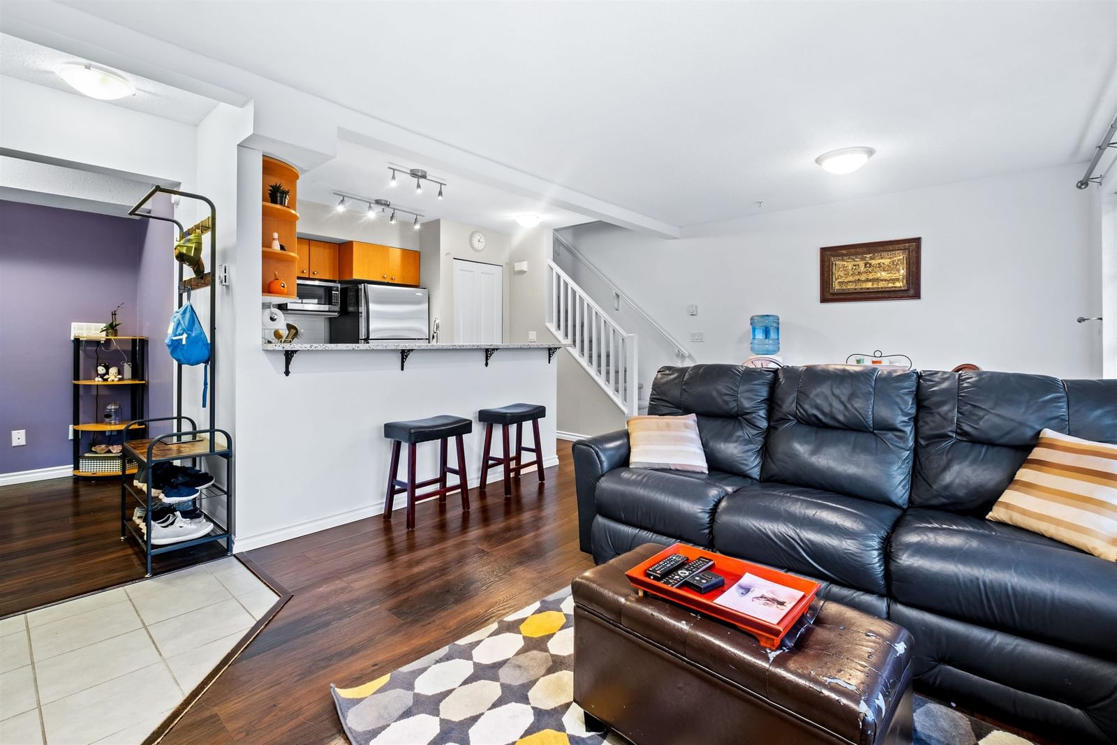 Listing Image 5
