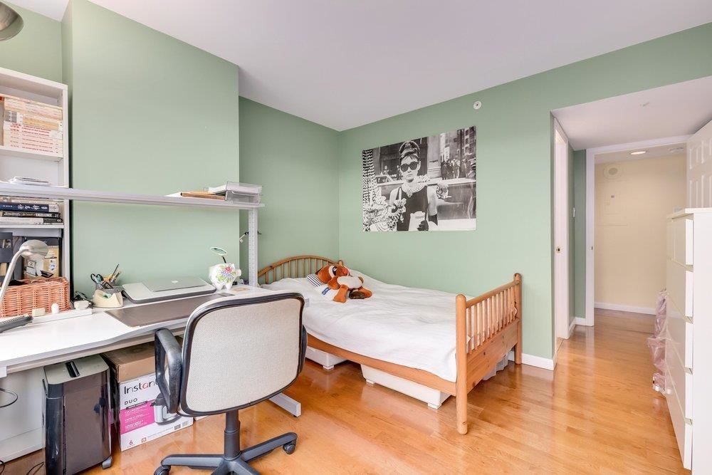 Listing Image 16