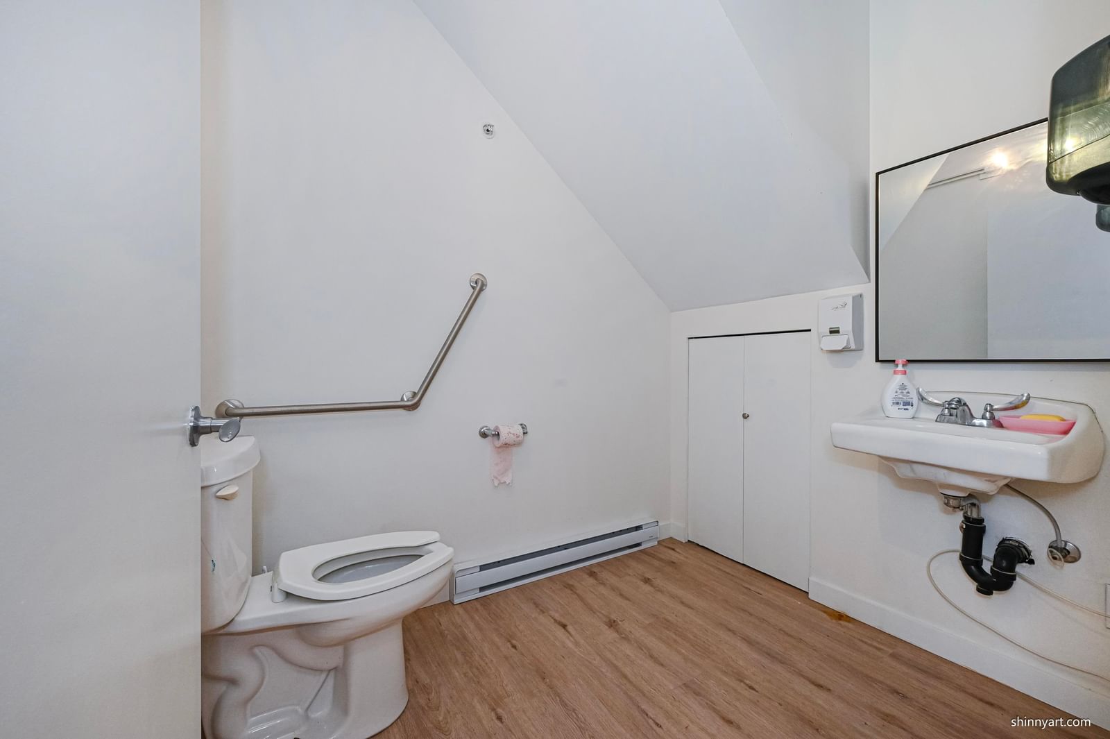 Listing Image 10
