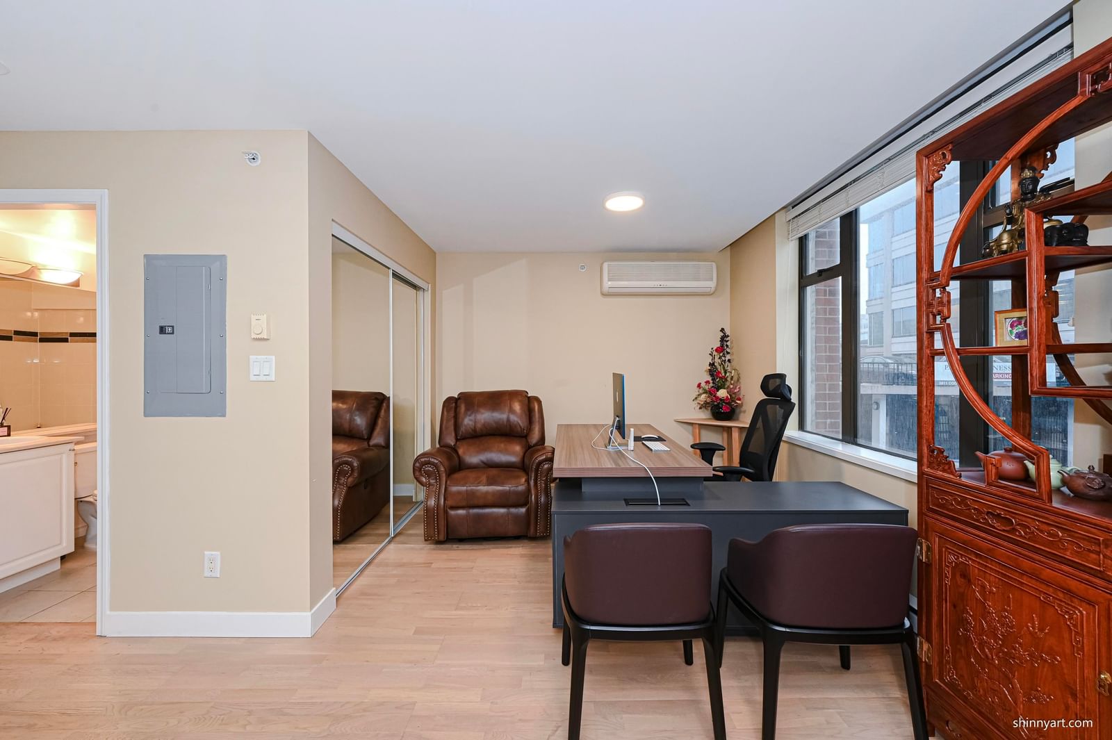 Listing Image 12