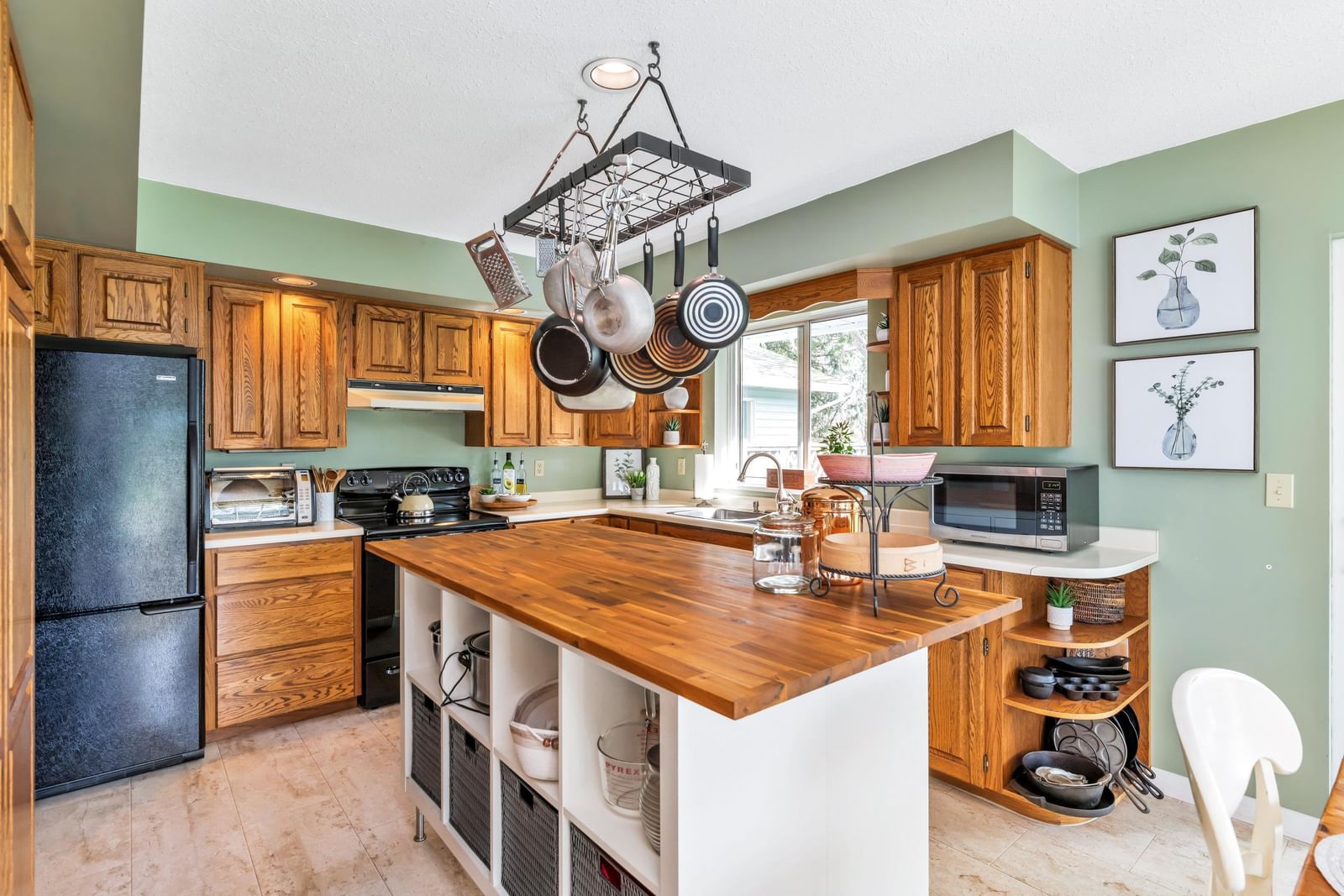 Listing Image 10