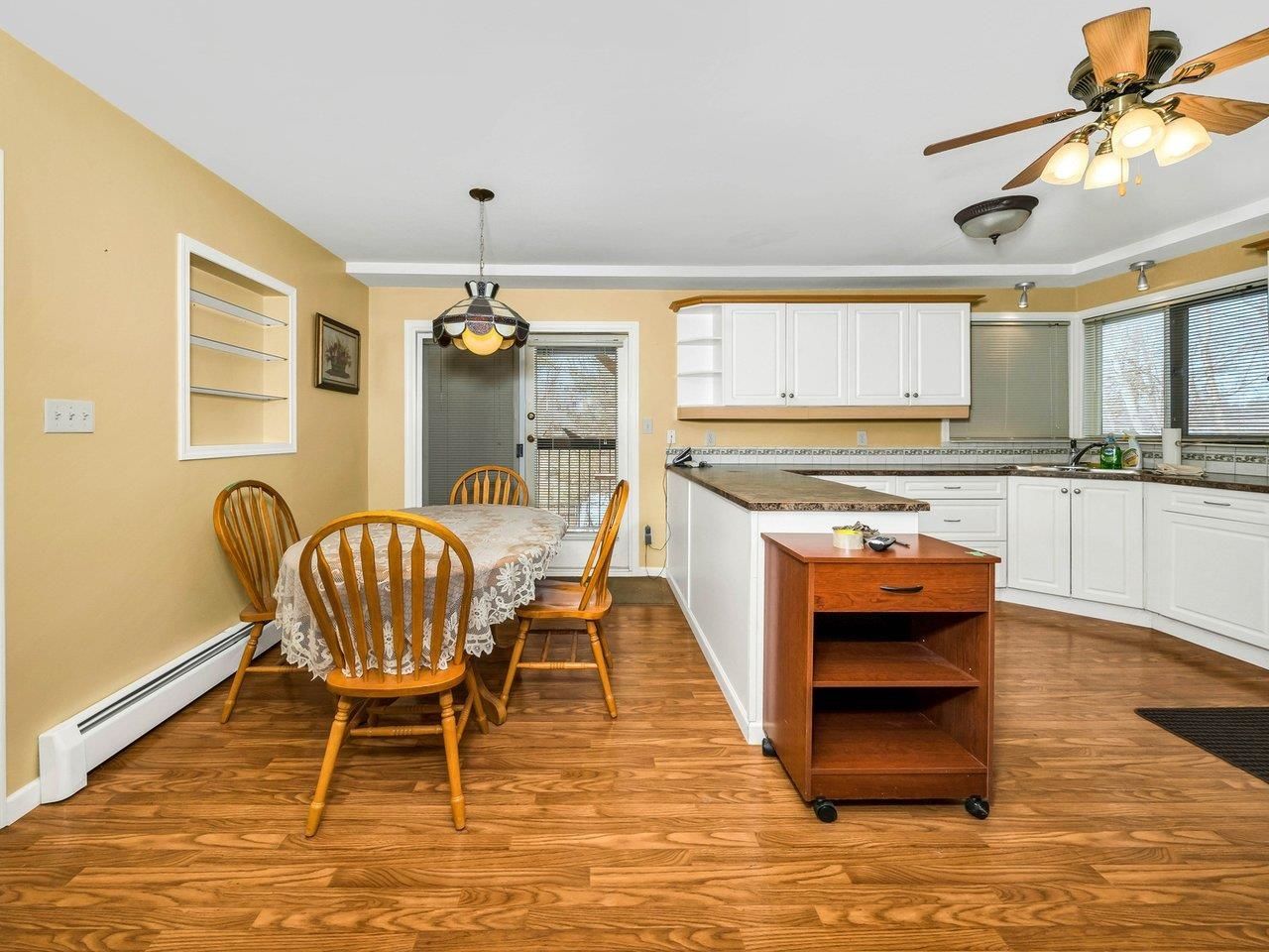 Listing Image 8