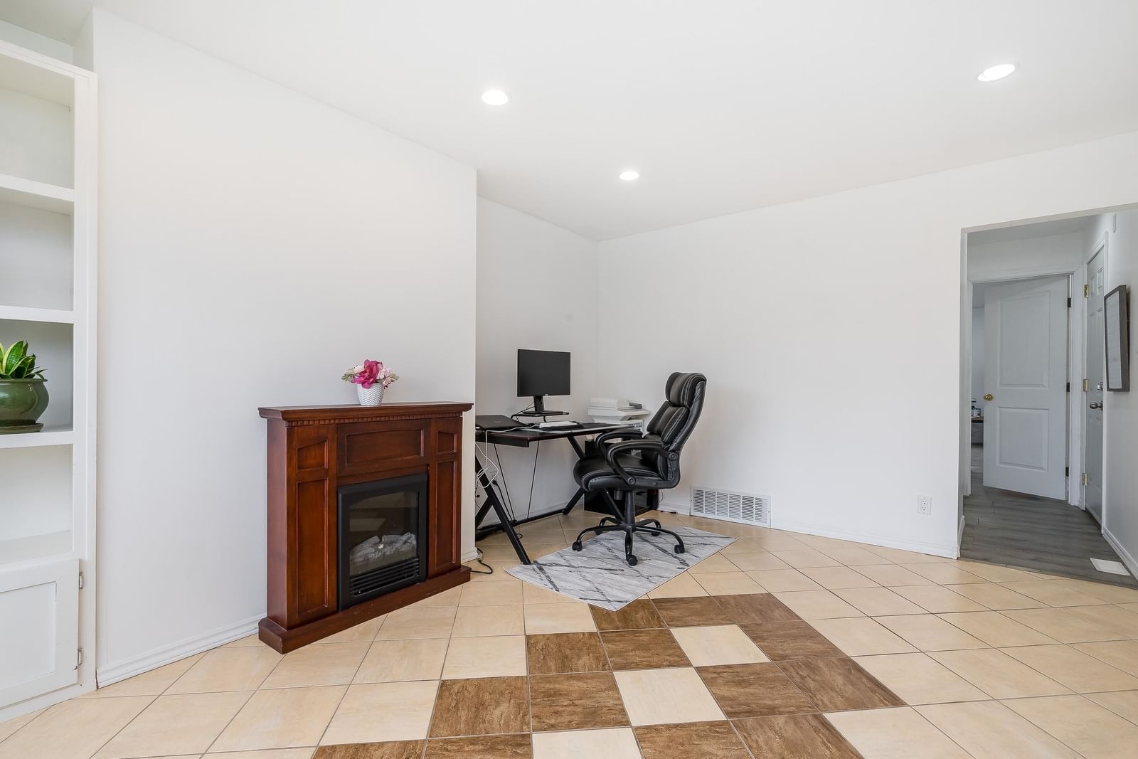 Listing Image 23