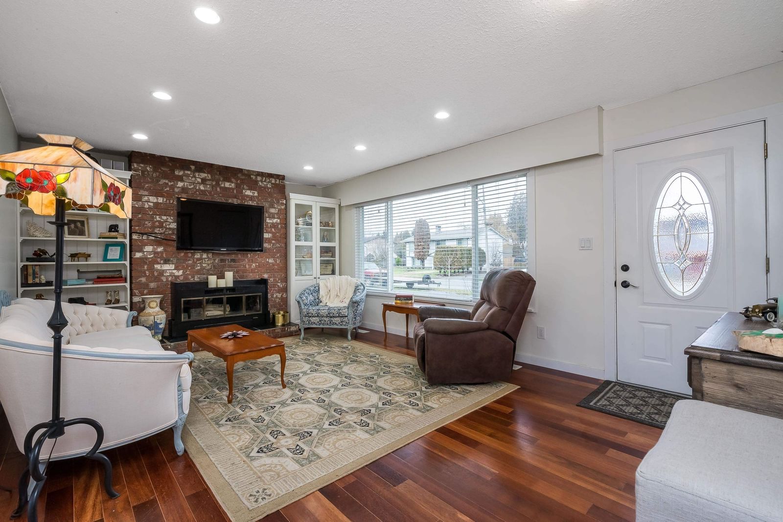 Listing Image 5