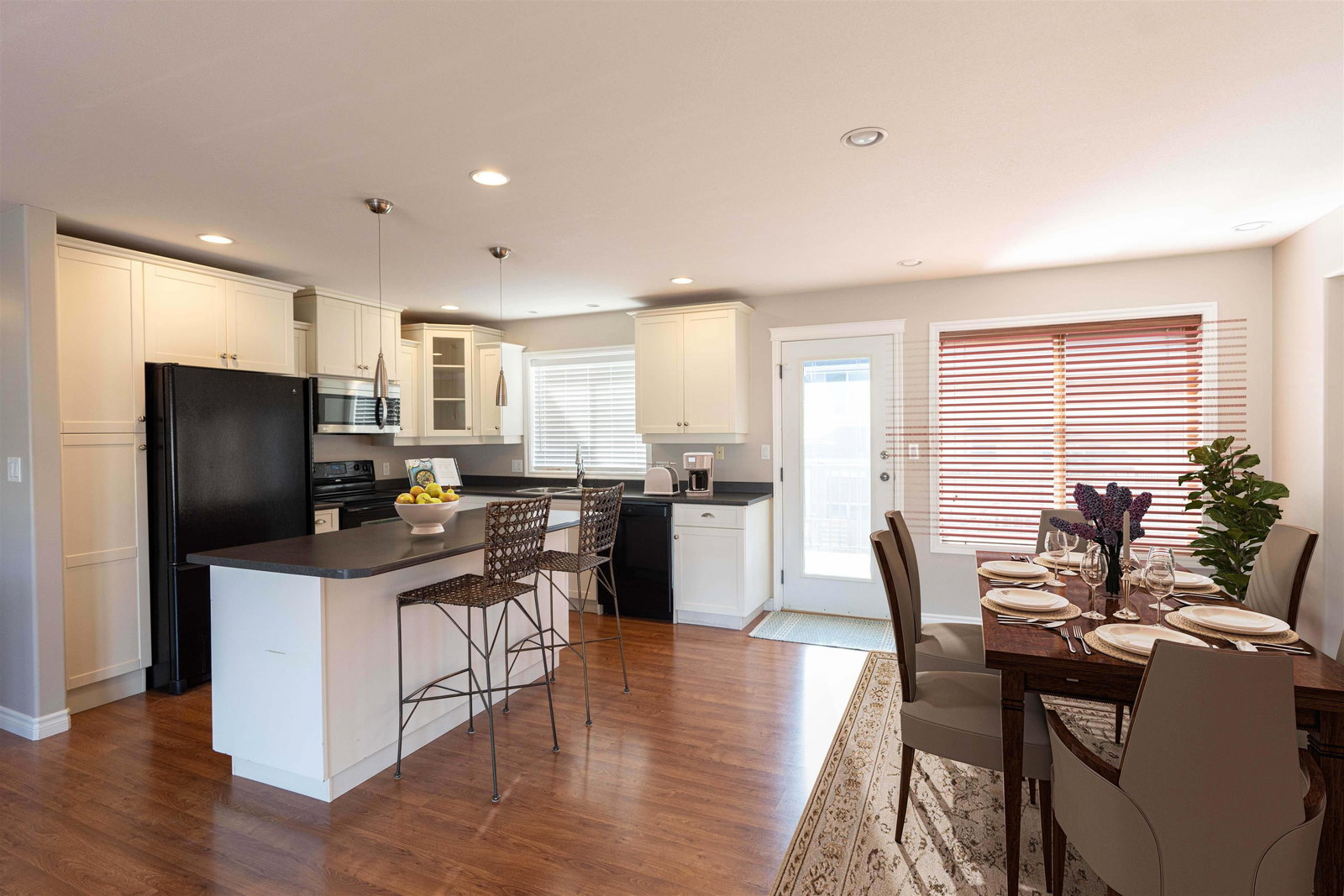 Listing Image 9