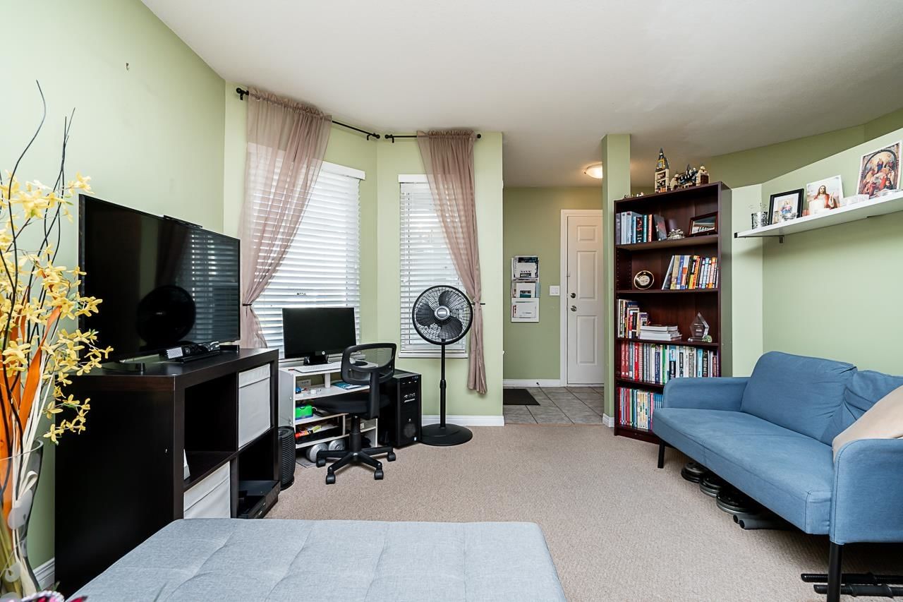 Listing Image 5