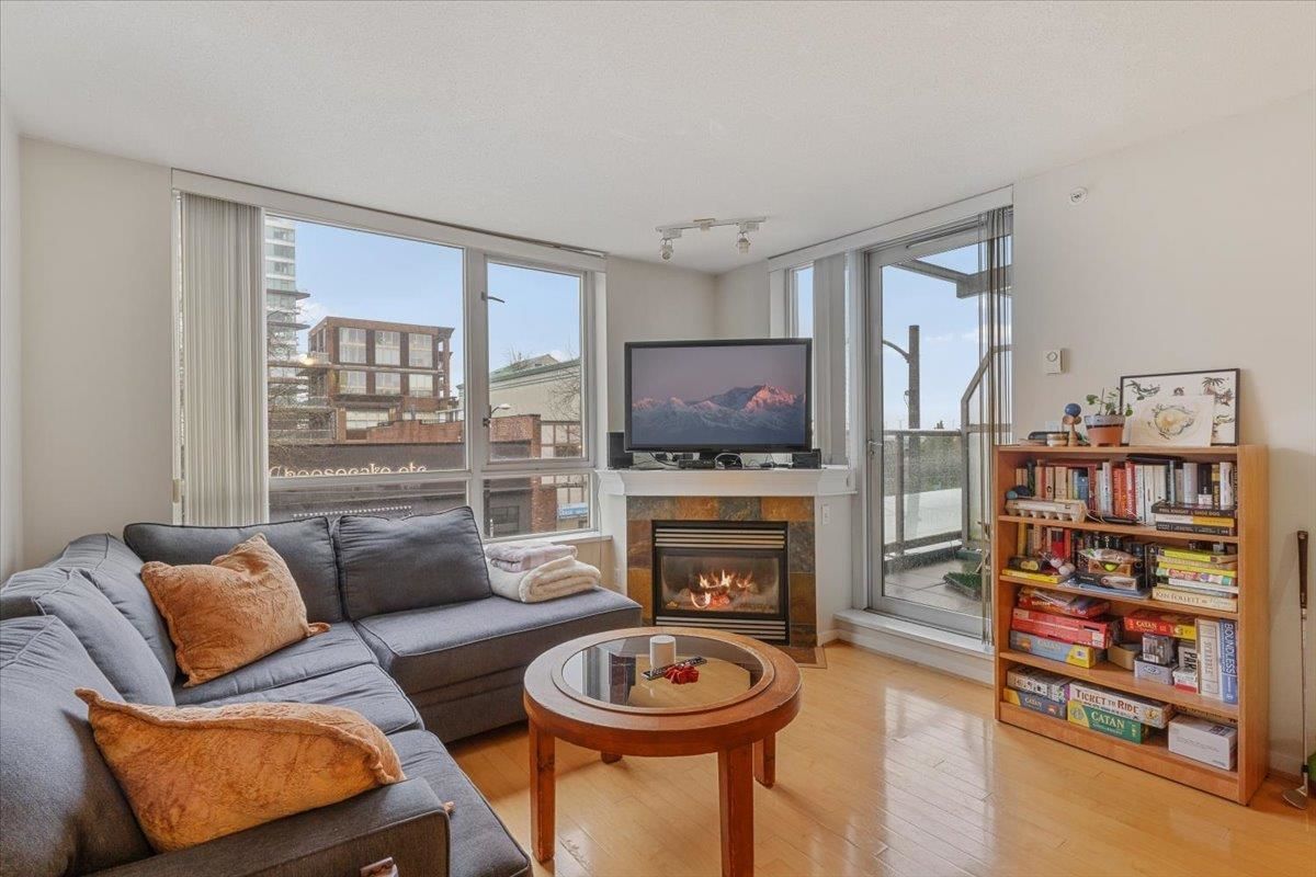 Listing Image 3