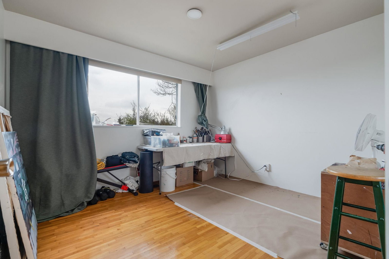 Listing Image 8