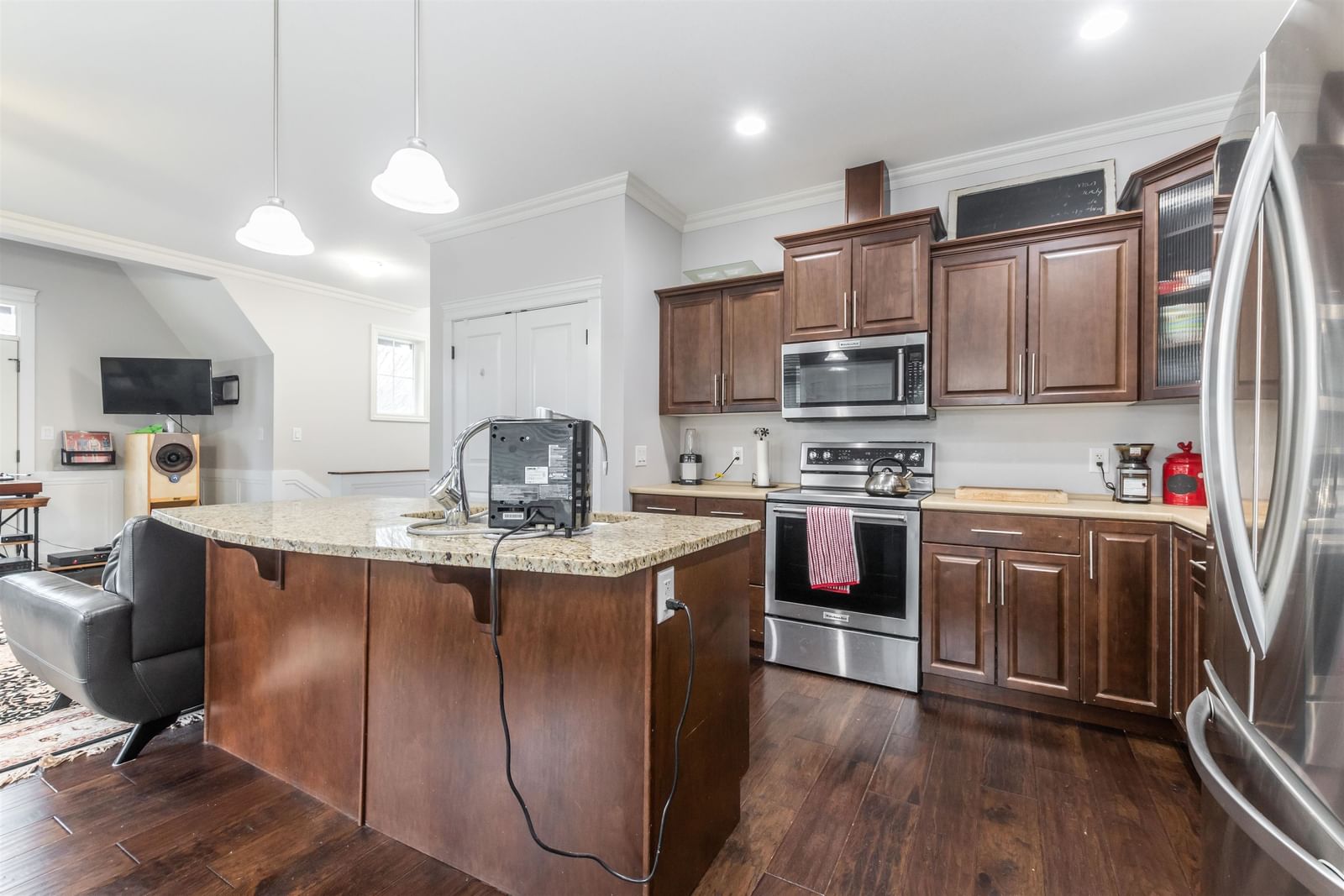 Listing Image 9