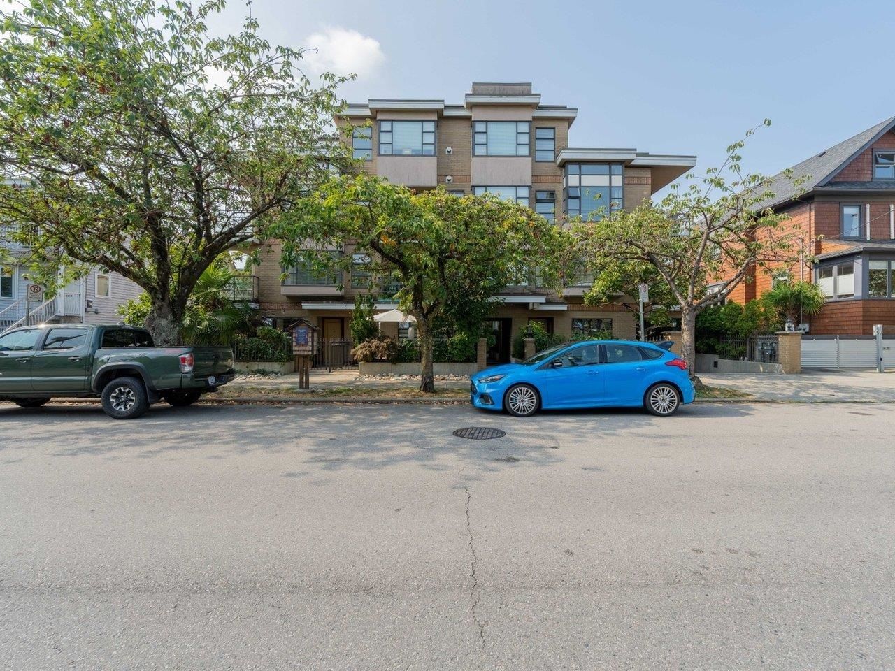 Listing Image 19