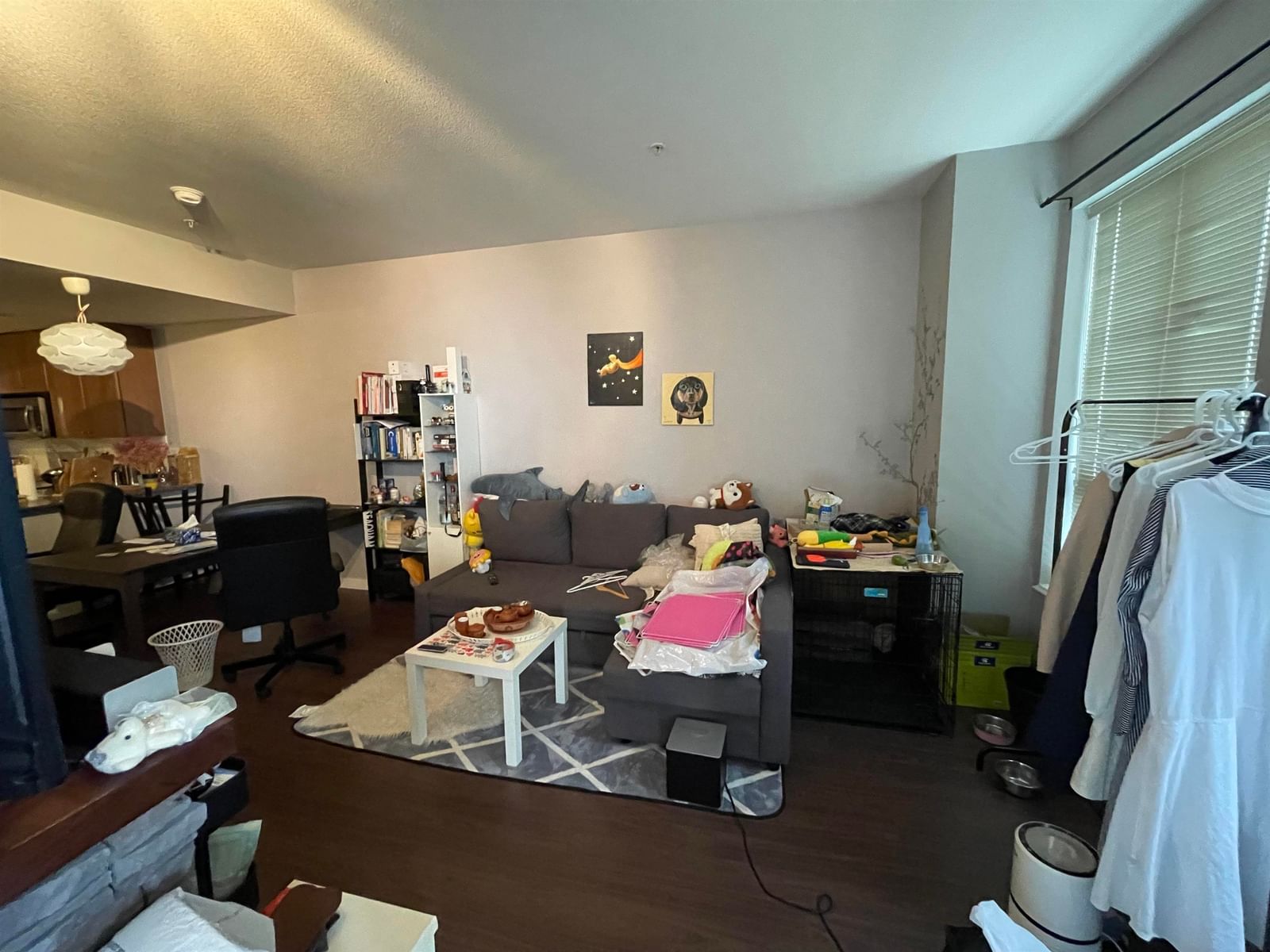 Listing Image 4
