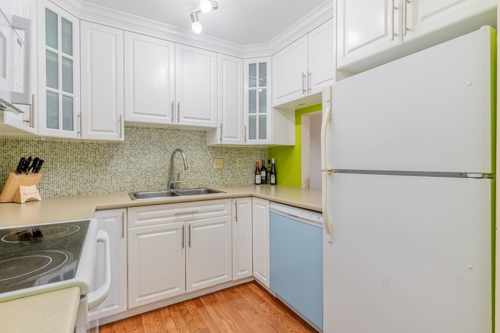 Listing Image 13