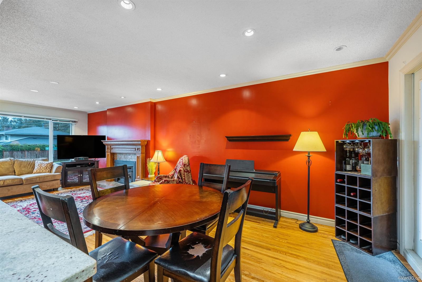 Listing Image 10
