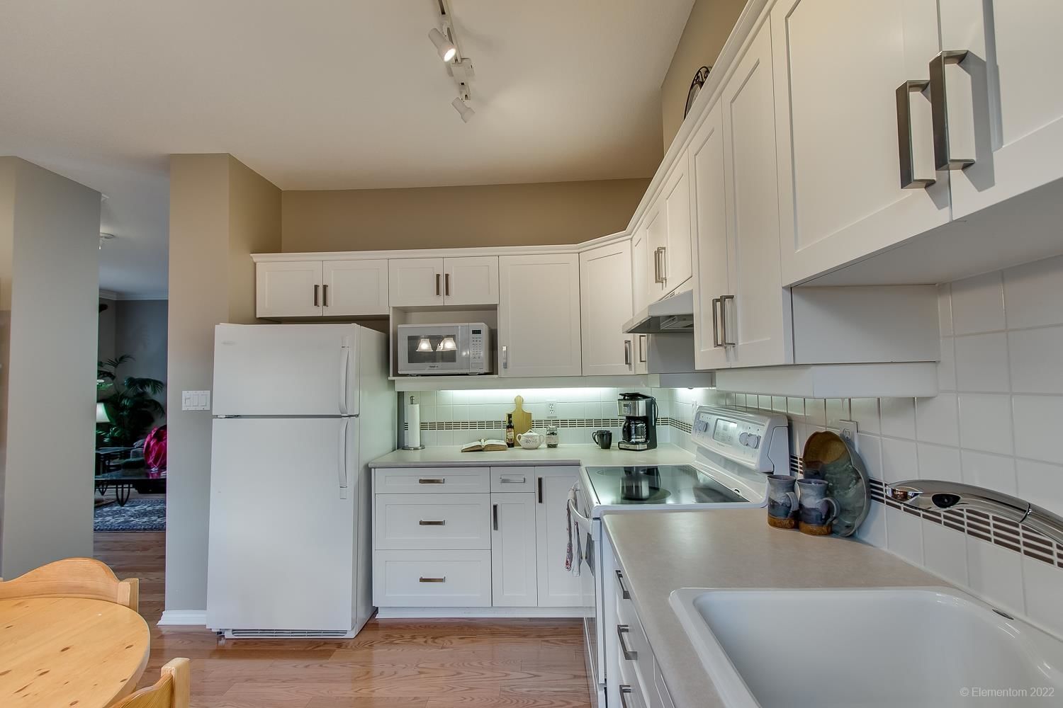 Listing Image 15