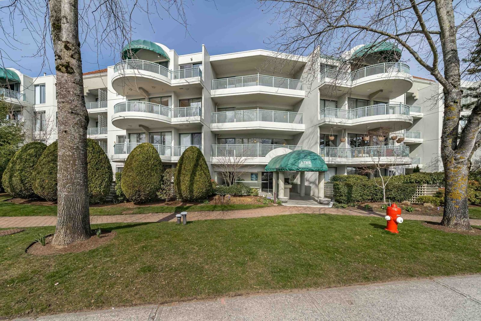 Listing Image 4