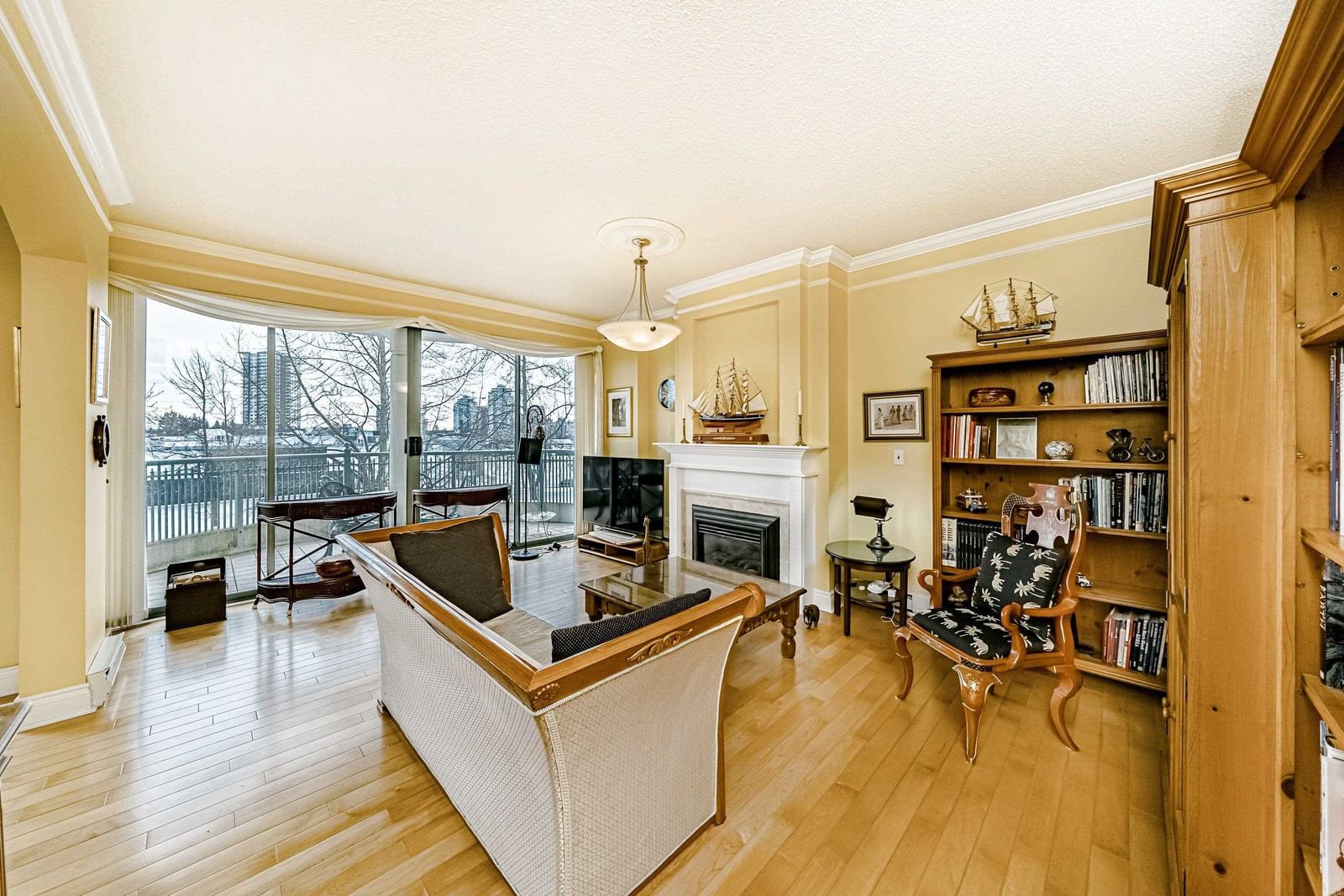 Listing Image 8
