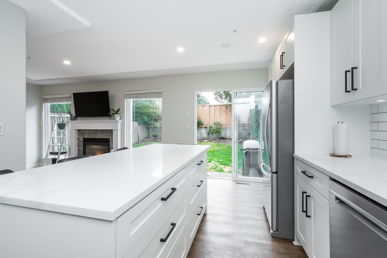 Listing Image 15