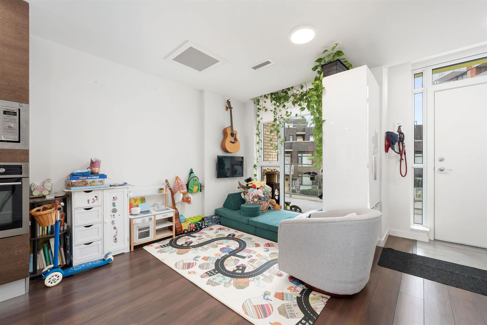 Listing Image 6