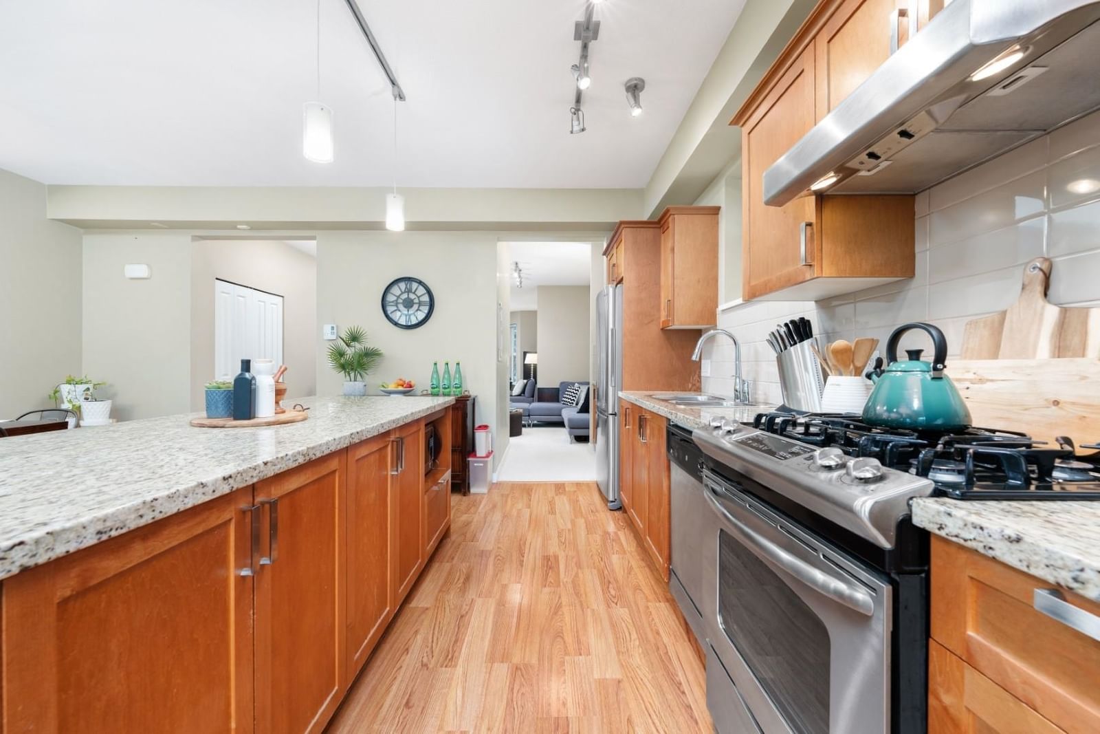Listing Image 7