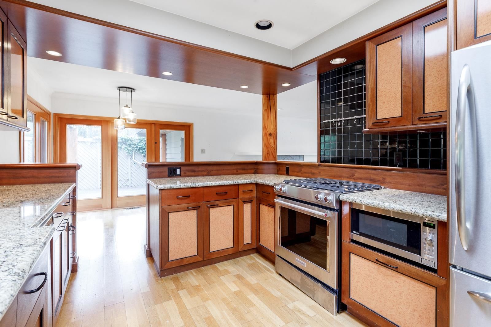Listing Image 10