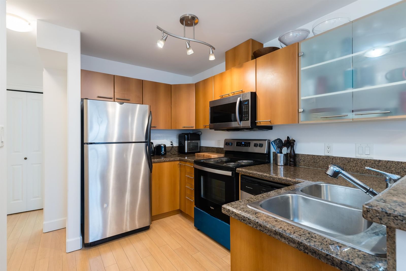 Listing Image 11