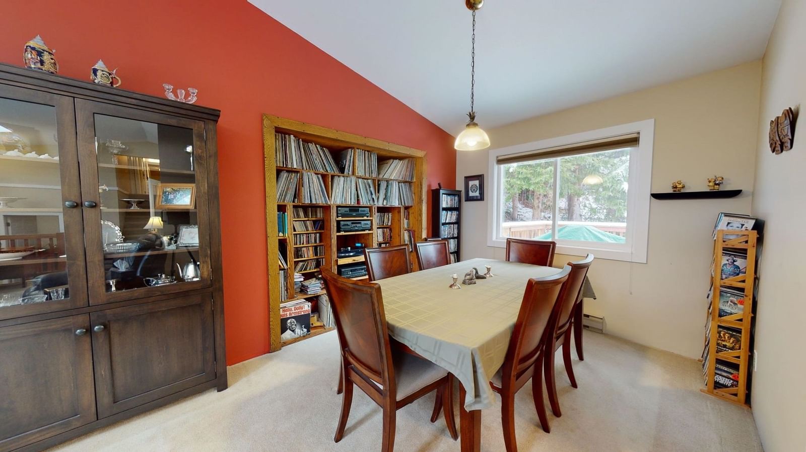 Listing Image 5