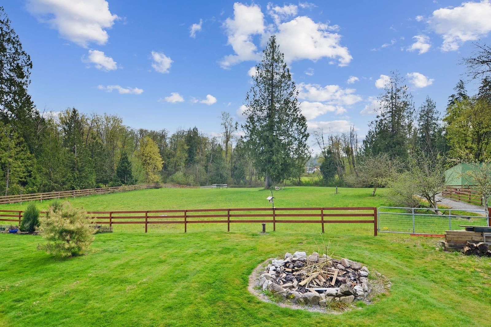 Listing Image 8