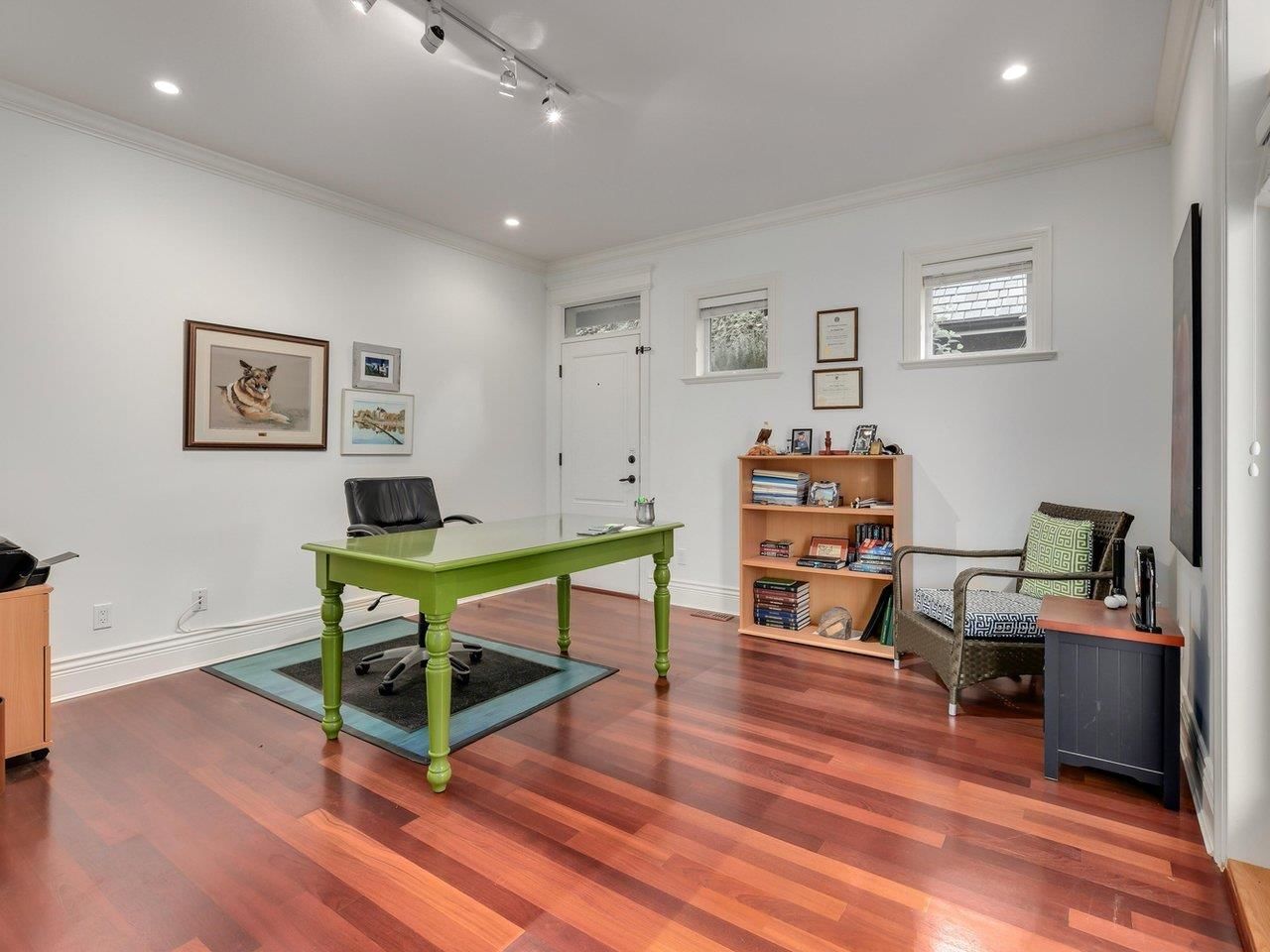 Listing Image 9