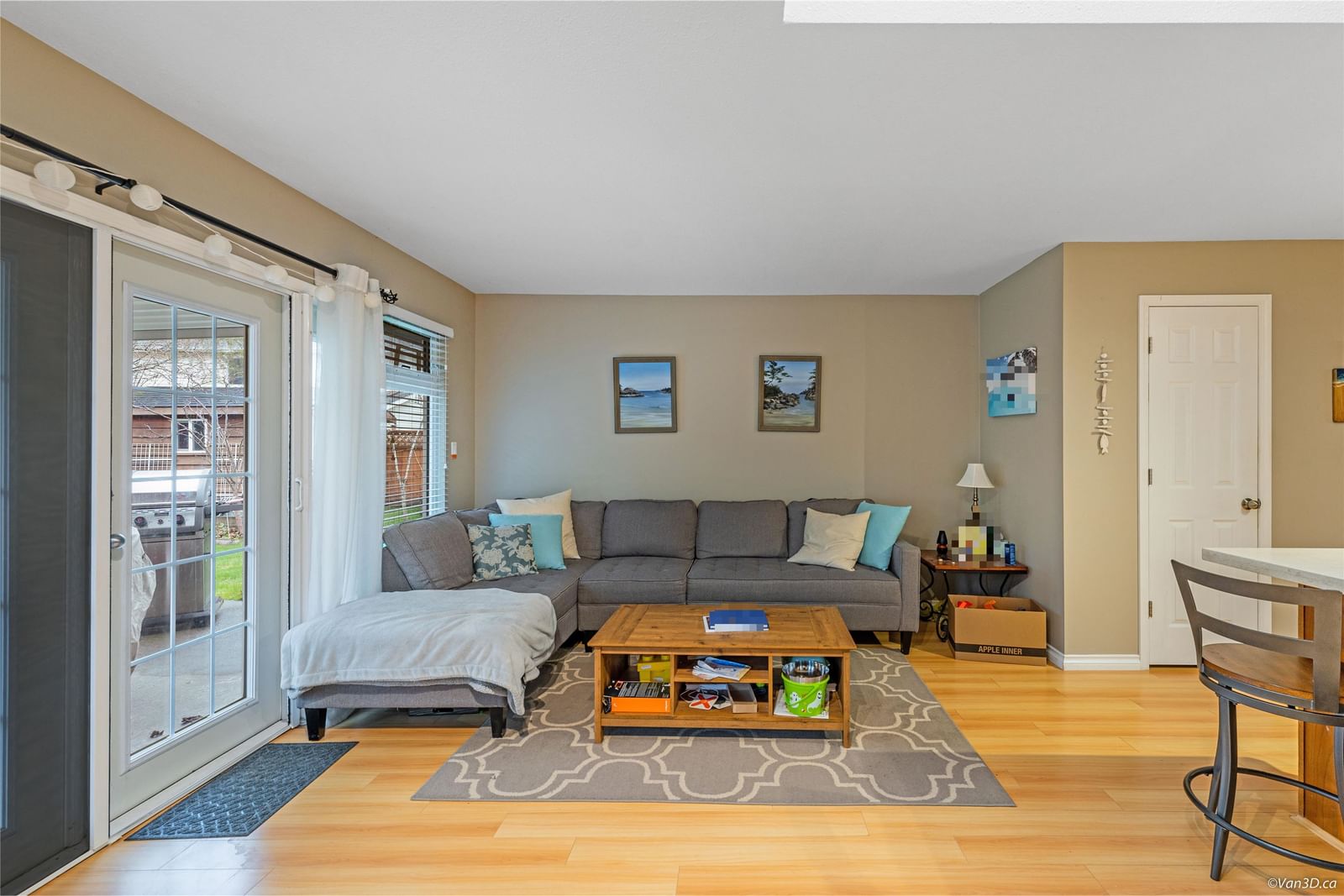 Listing Image 11