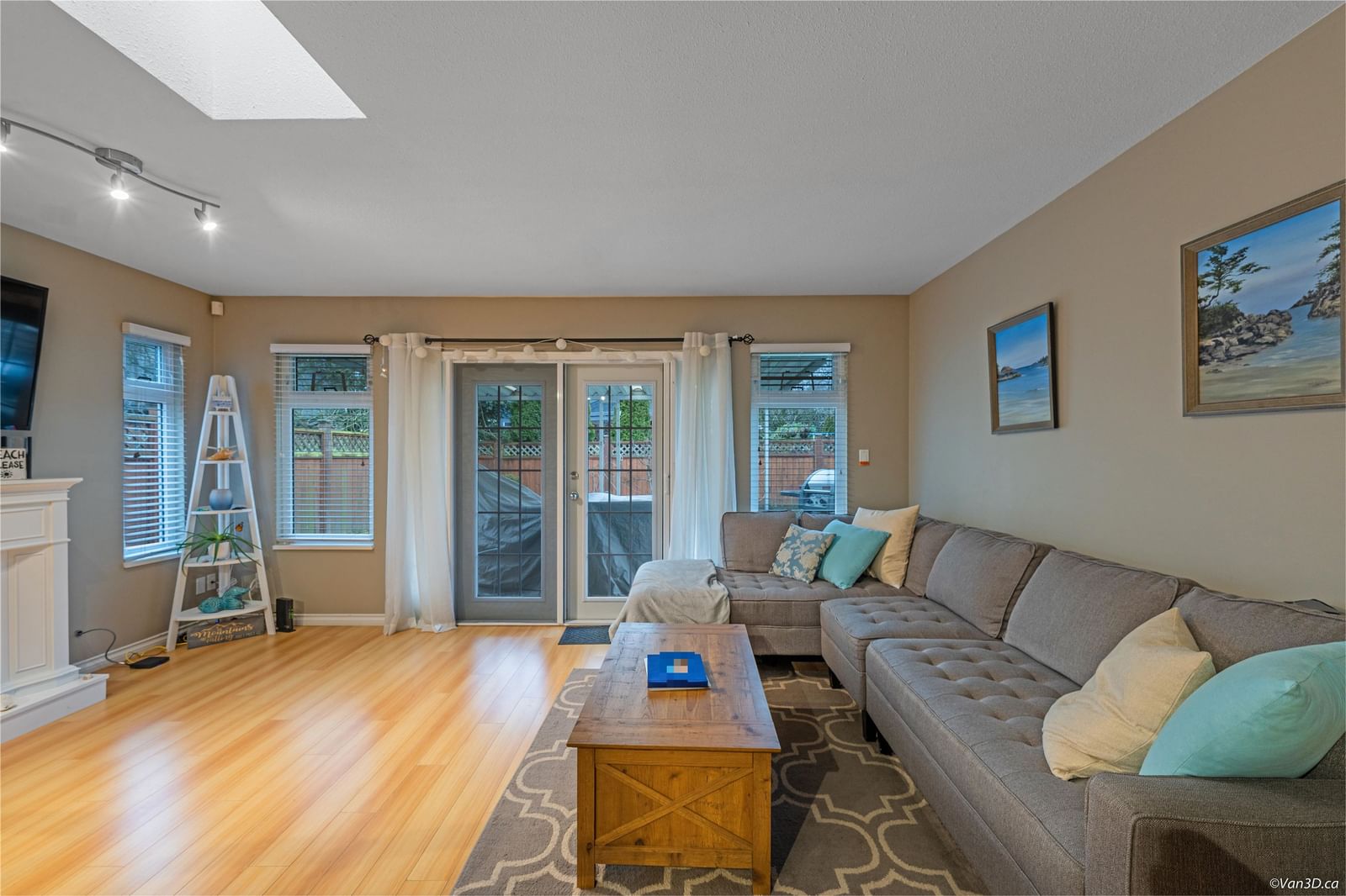 Listing Image 12