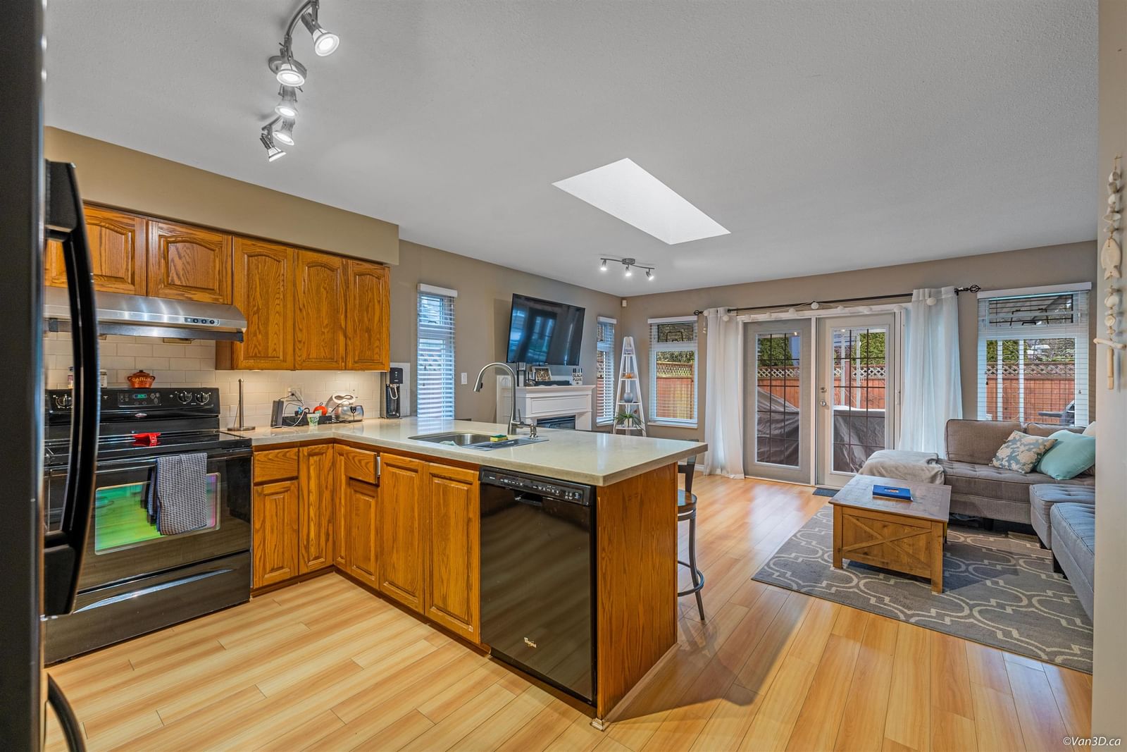 Listing Image 8
