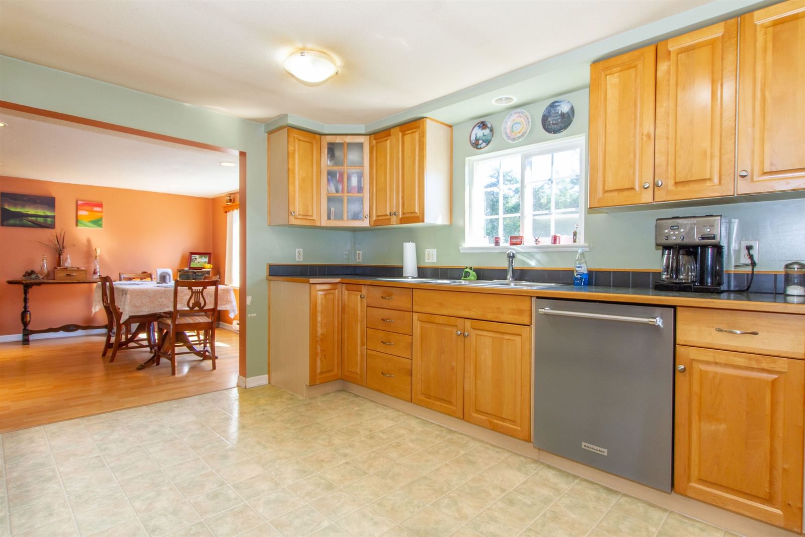 Listing Image 9