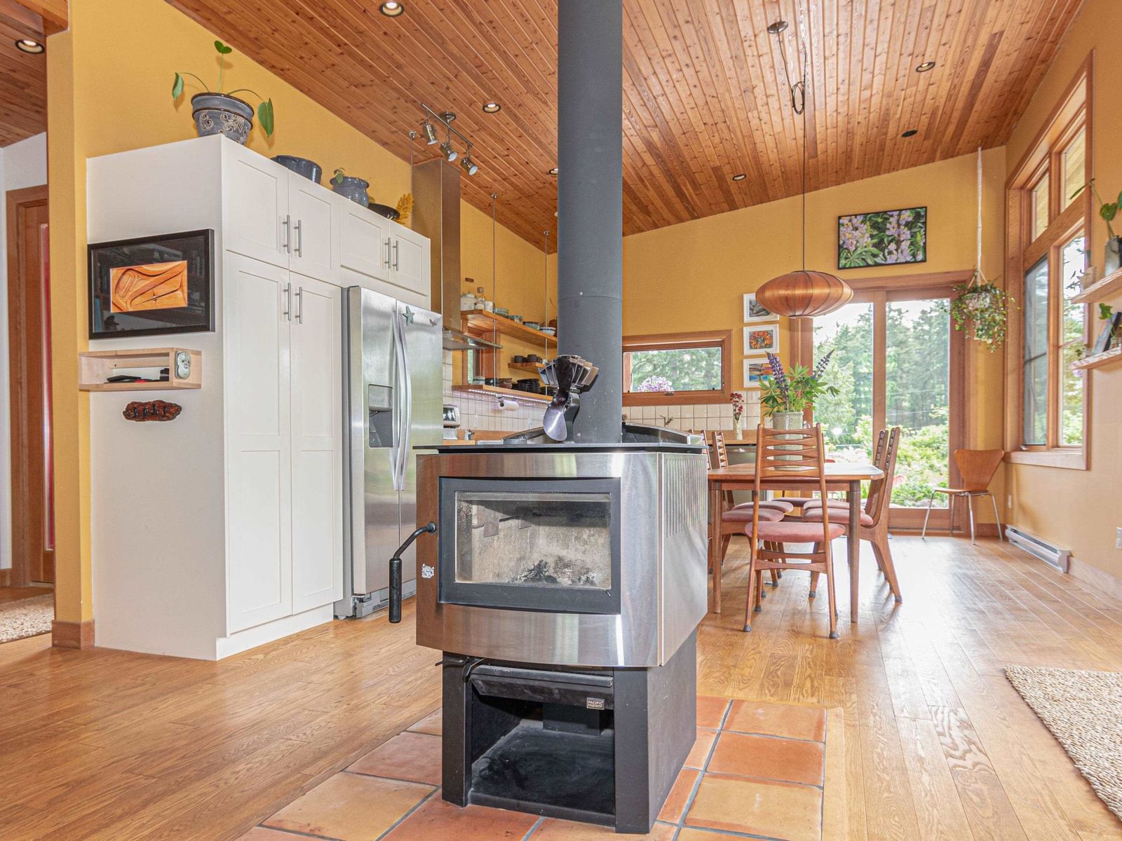 Listing Image 9