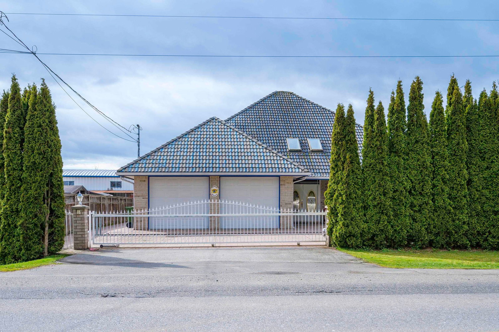 Listing Image 3