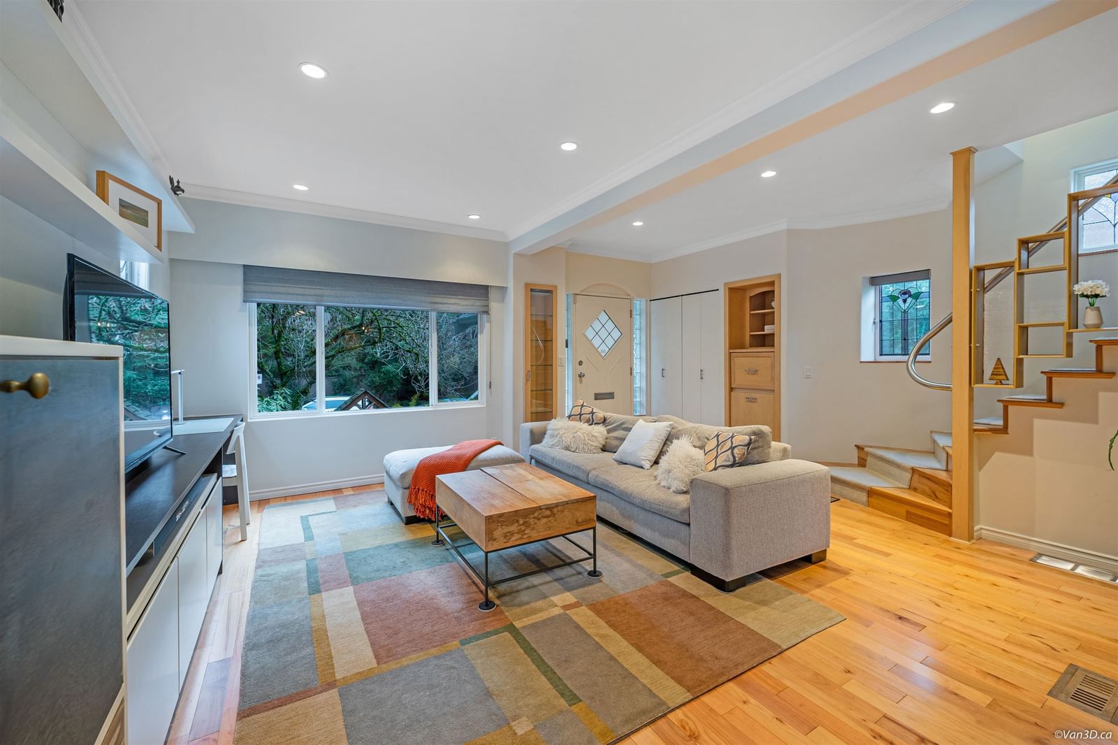 Listing Image 4
