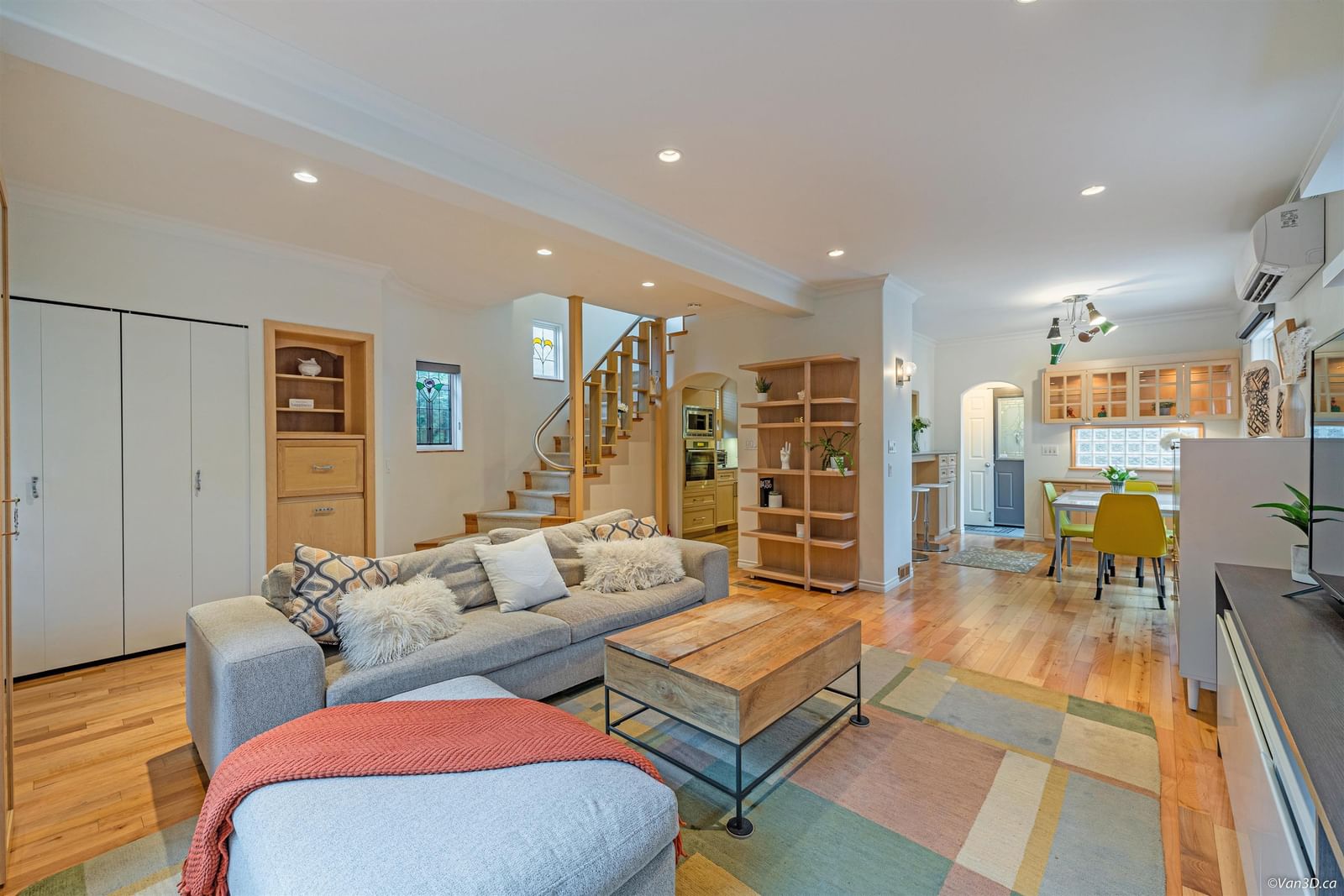 Listing Image 5